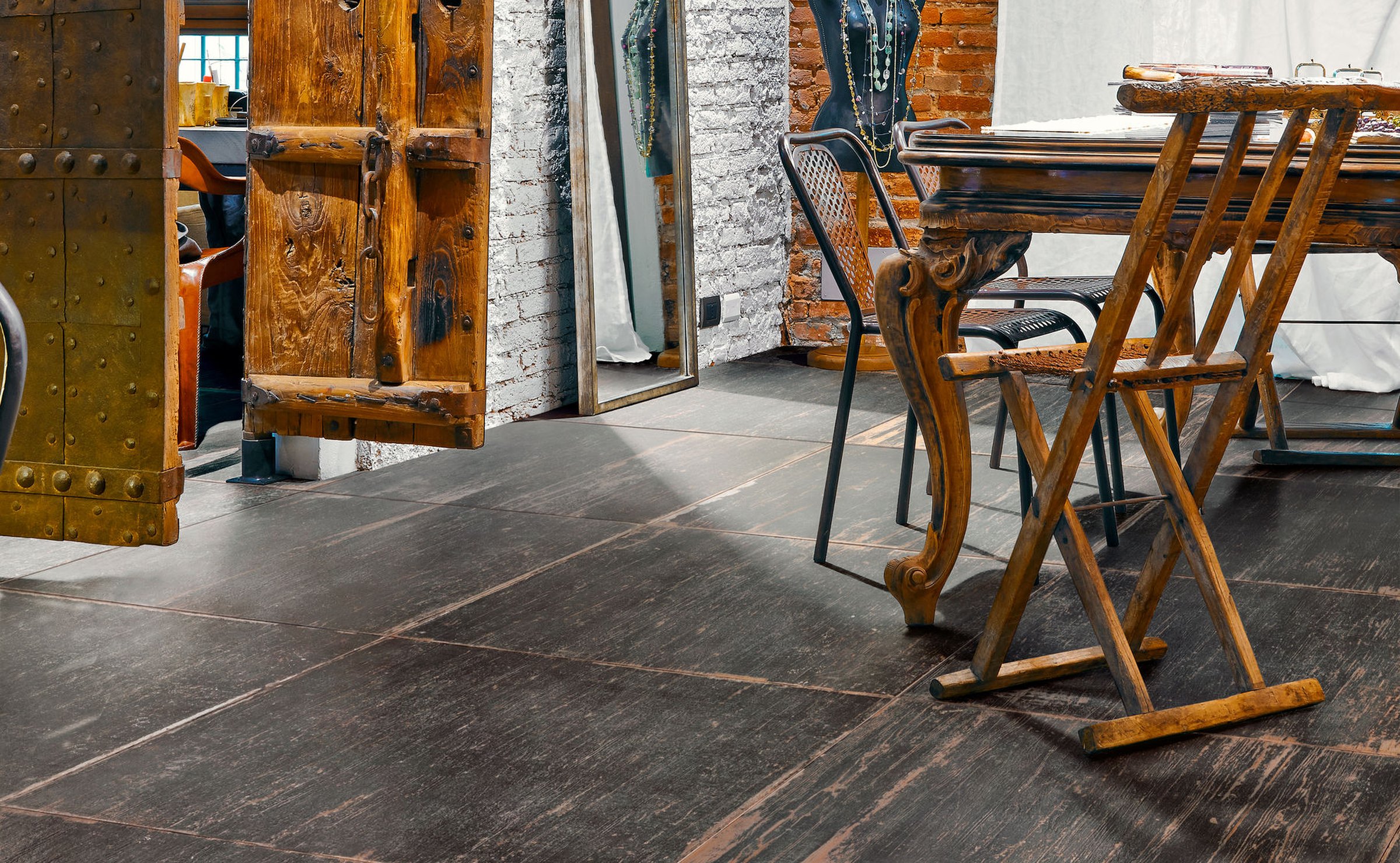 Blendart: wood effect stoneware