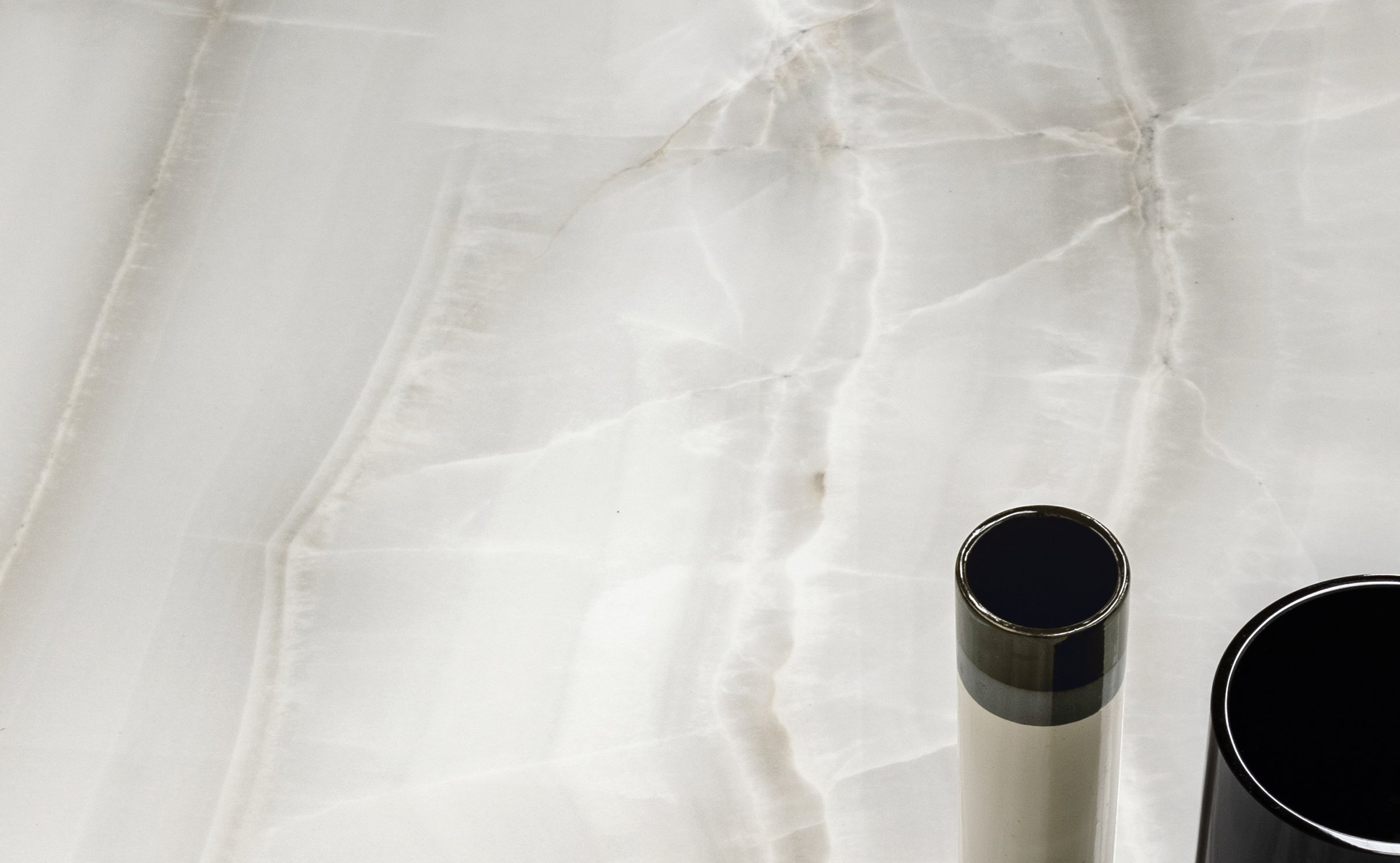 Akoya: stoneware ceramic tiles
