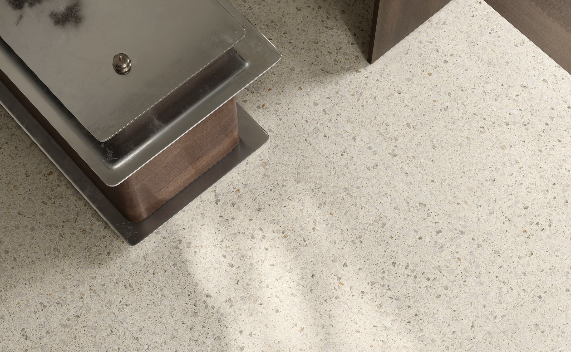 Glow: ceramic elegance in neutral tones